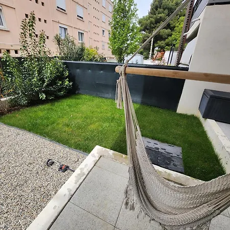 Apartment Proche Centre, Jardin & Climatisation 4pers Avignon